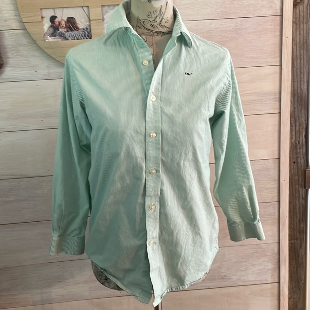 Vineyard Vines a green Striped Top M